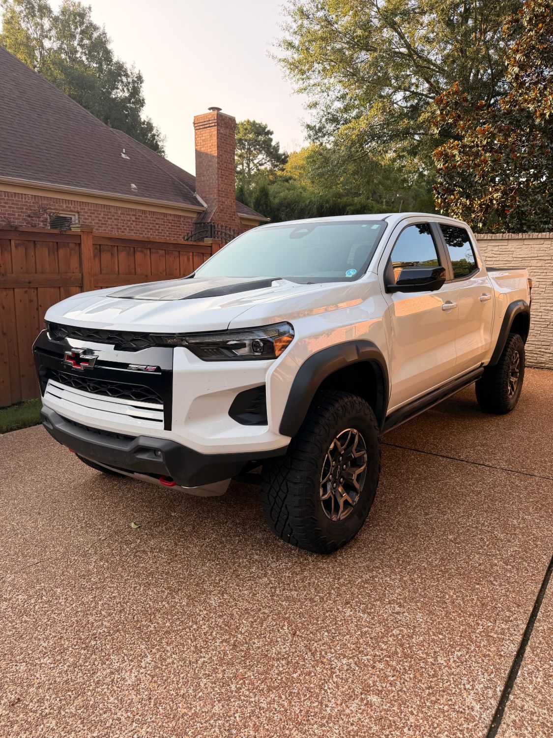 Detailed white Chevrolet Colorado ZR2 in Collierville, TN