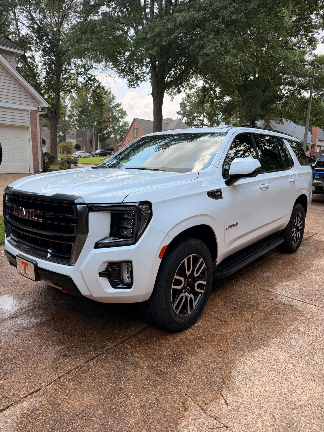 Detailed white GMC Yukon AT4 in Collierville, TN