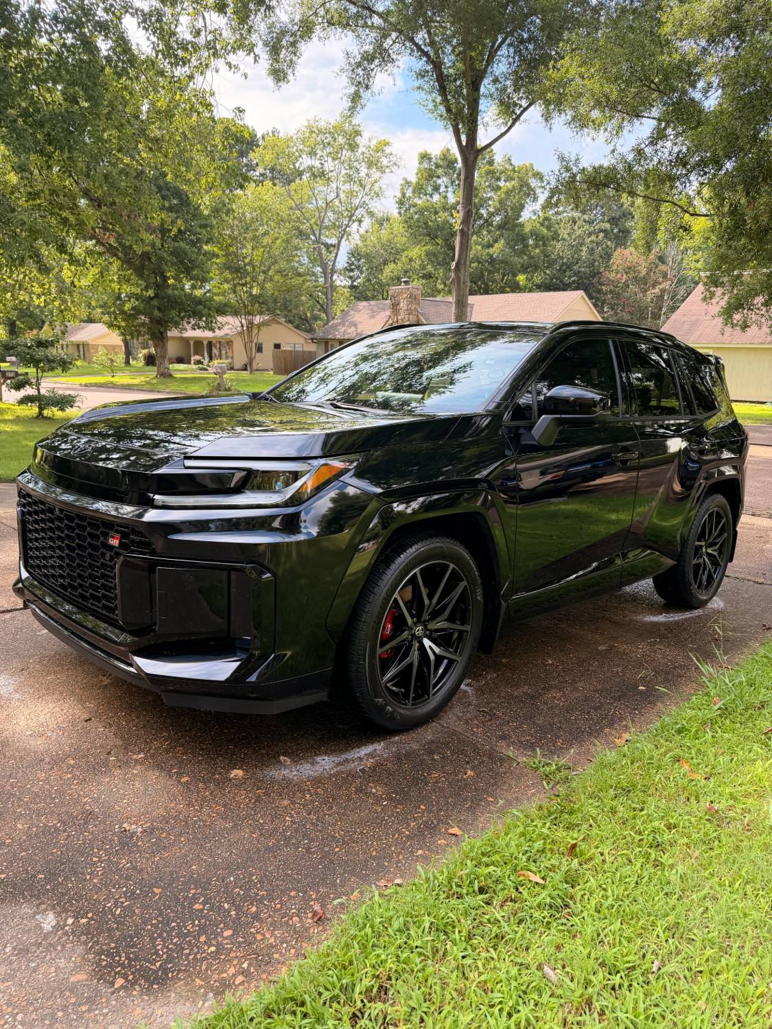 Detailed black Toyota Grand Highlander in Collierville, TN