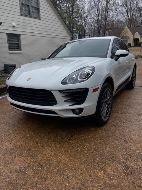 Detailed Porsche Macan