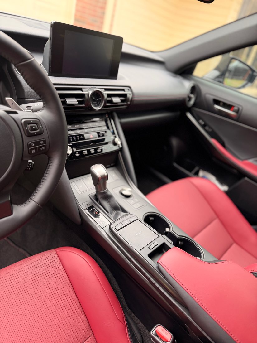 Detailed Lexus IS interior