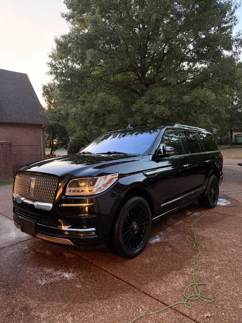 Detailed Lincoln Navigator
